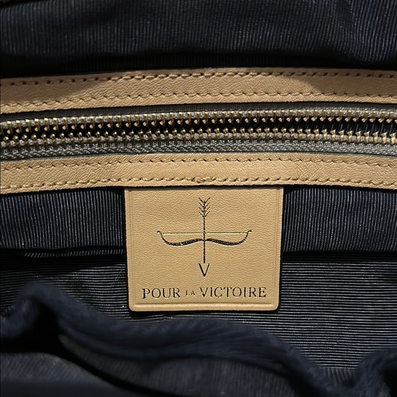 Pour La Victoire Nouveau Noir Tan Women's Satchel Bag - Picture 2 of 10